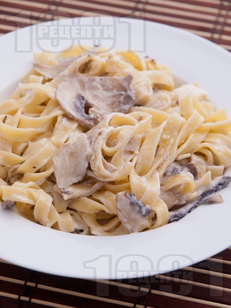 Талятели с гъби и сметана - снимка на рецептата Талятели с гъби и сметана - снимка на рецептата